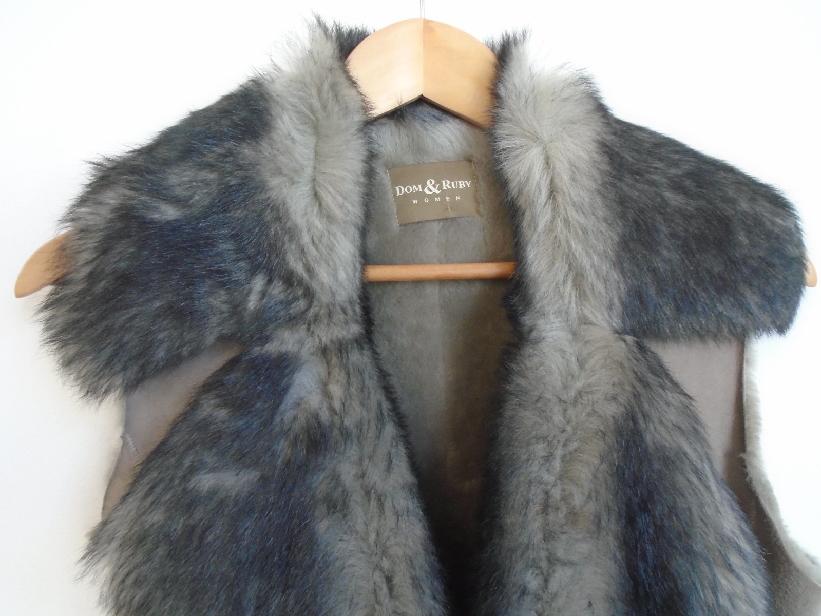 Dom & Ruby Genuine Sheepskin Suede Grey Gilet with Faux Fur Trim SIZE 10