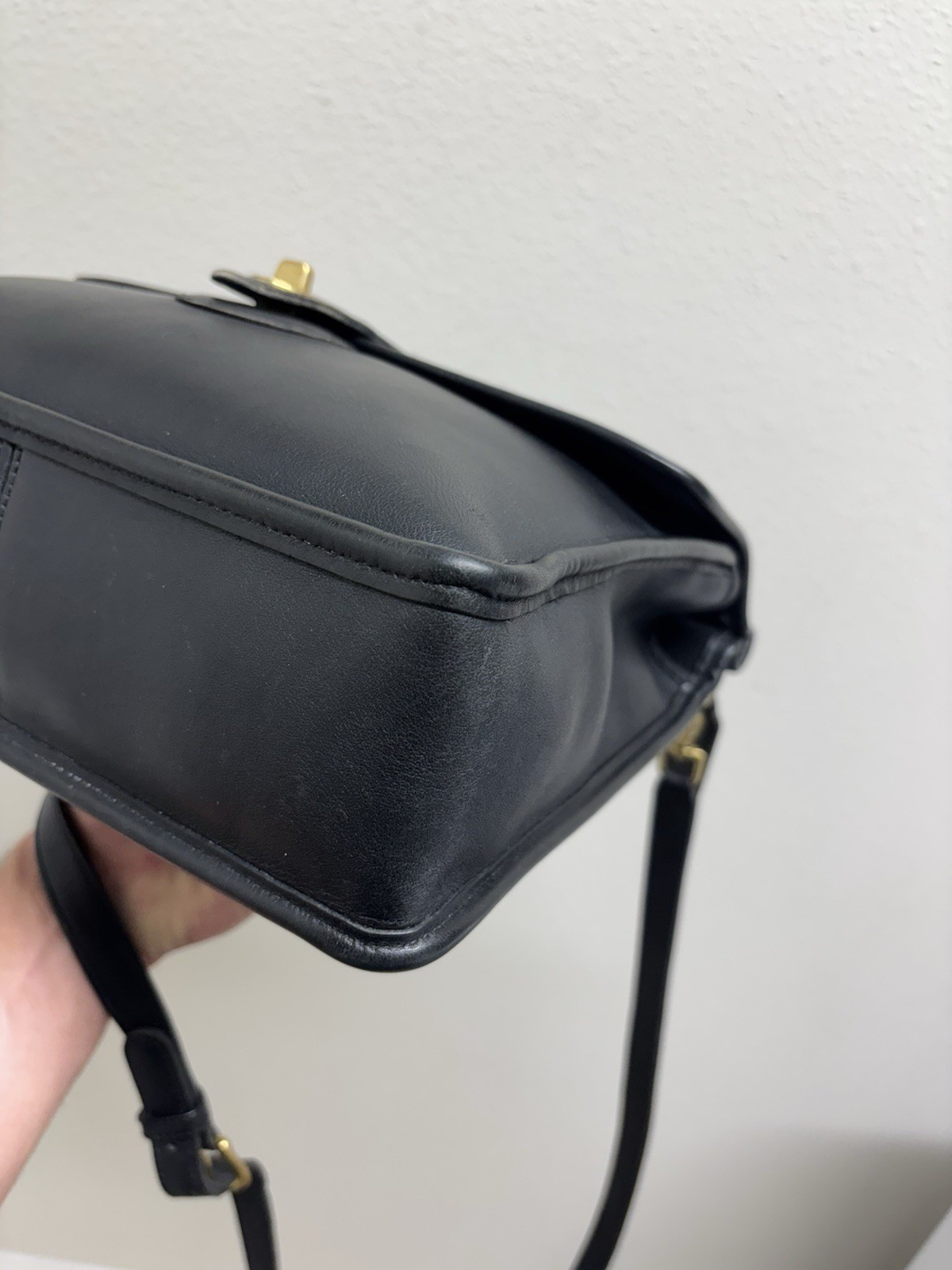 Vintage Coach Willis 9927 Black Leather Crossbody Bag Purse