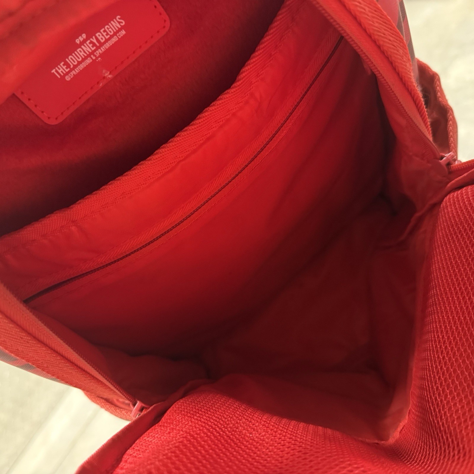 RARE SPRAYGROUND DUFFEL & BACKPACK SET VINI VIDI VICI RED SHARK – SOLDOUT 4EVER