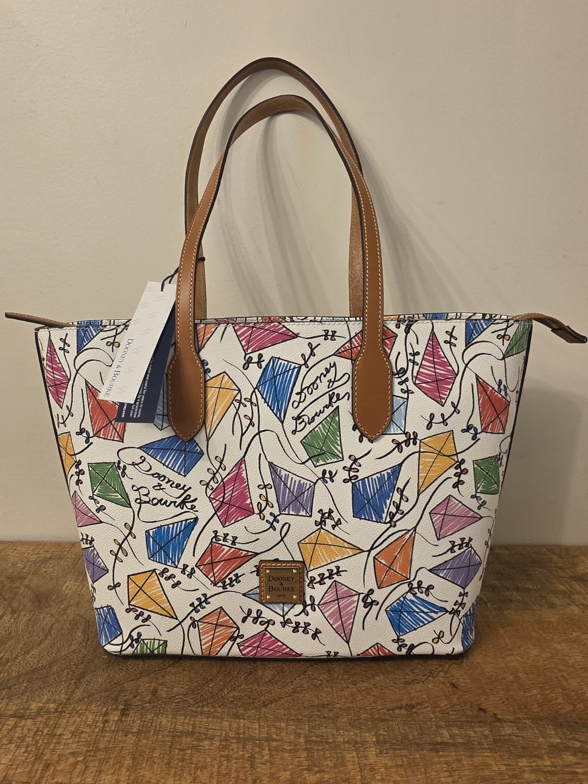 Dooney & Bourke Kite Print Medium Tote Zip Lined Pockets Gold Hardware