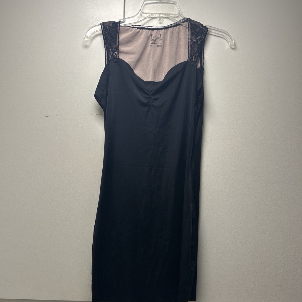 F.I.T Women’s Black Full Slip Lace Yoke Size XL Nylon/Elastane Solid 1 Pack