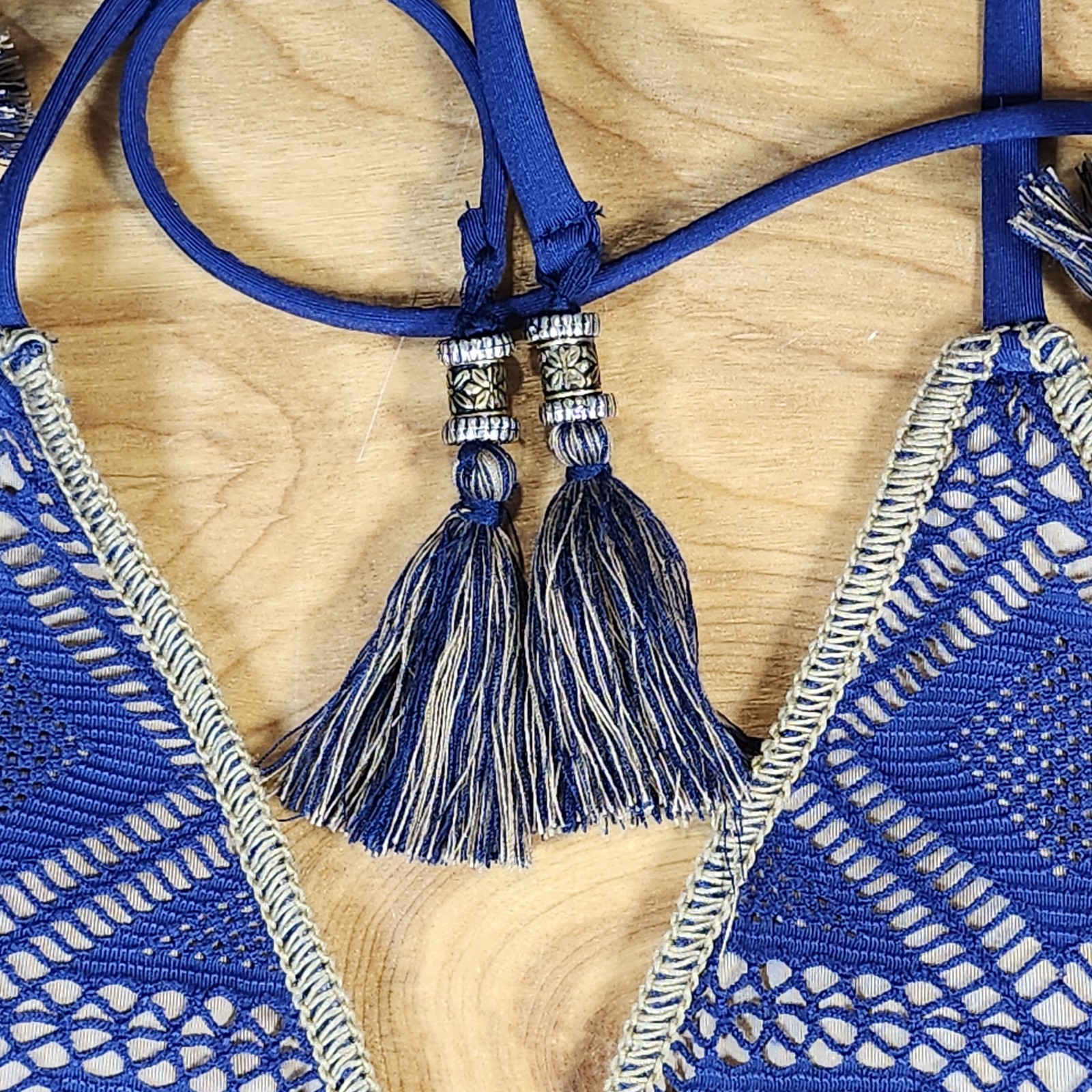 Becca Rebecca Virtue Crochet Triangle Tassels Bikini Top Navy Tan Size S/M EUC