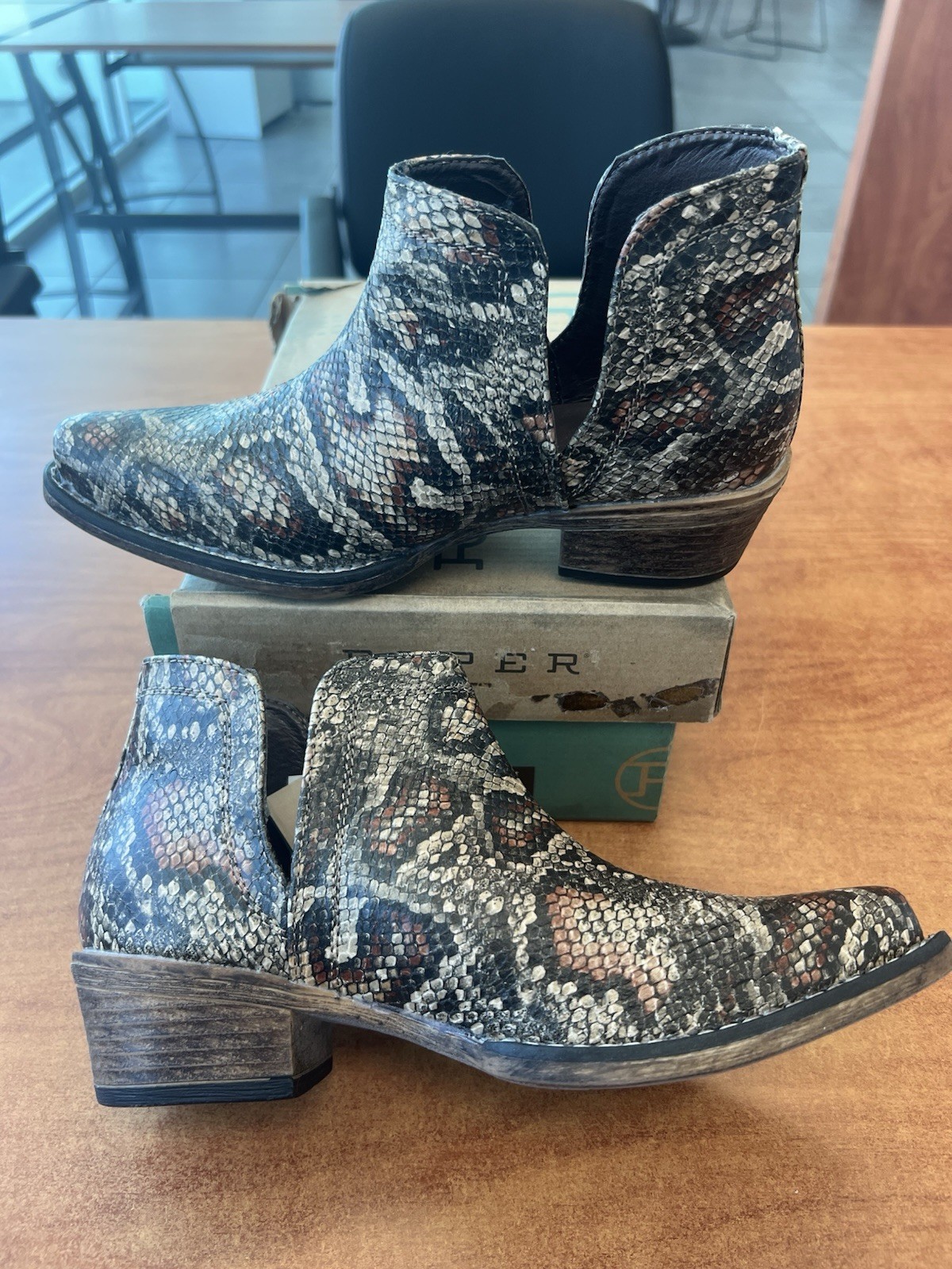 Roper Women’s Faux Snakeskin Ankle Bootie Slip-On Round Toe US 6.5 EU 36.5