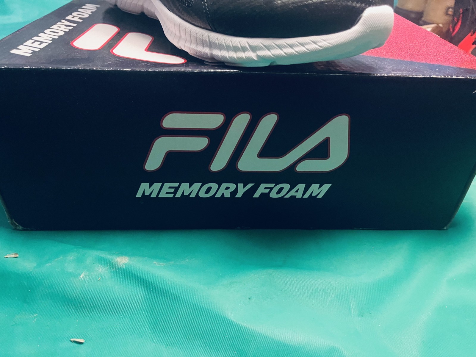 Fila Men’s Memory Foam Running Sneakers – Black/Gray – New wsneakers men size 10
