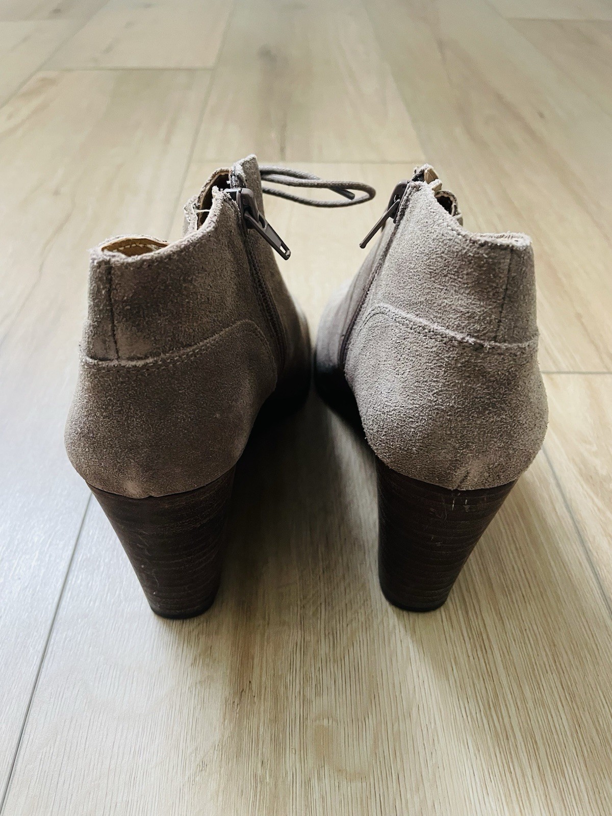 Lucky Brand Women’s Gray Suede Lace-Up Ankle Bootie Wedge Zipper US 8