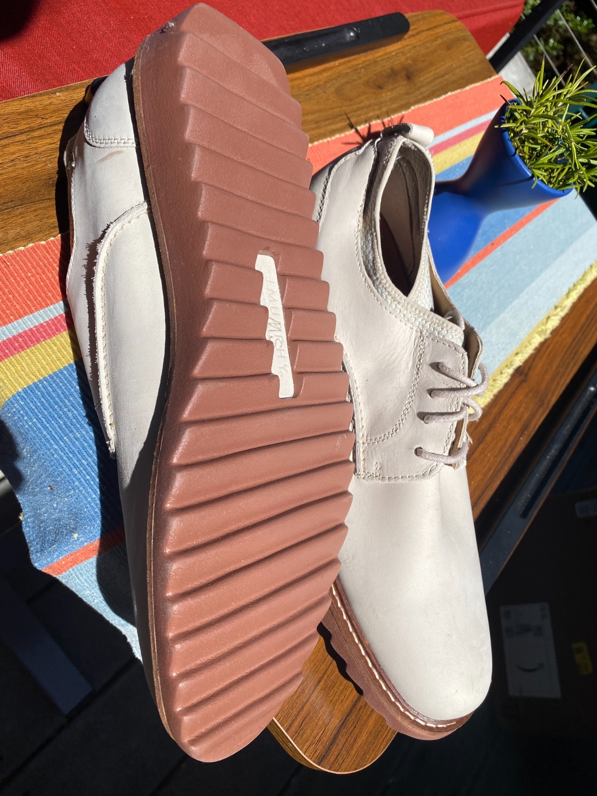 JOHNSTON MURPHY MENS 10.5 SUMMER WHITE SHOES