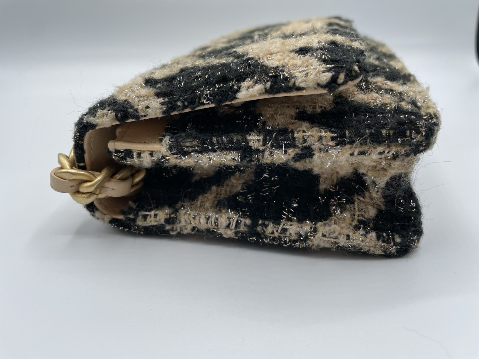 Rare Chanel 19 wallet on chain limited edition in beige and black Tweed