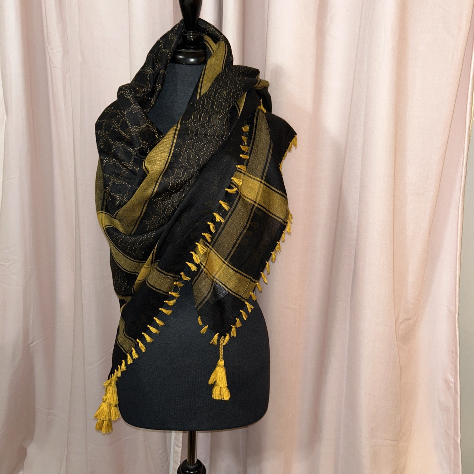 Shubham Women Size OS 42×42” Scarf Cover Up Gold Black Cloth Tassels Viscose