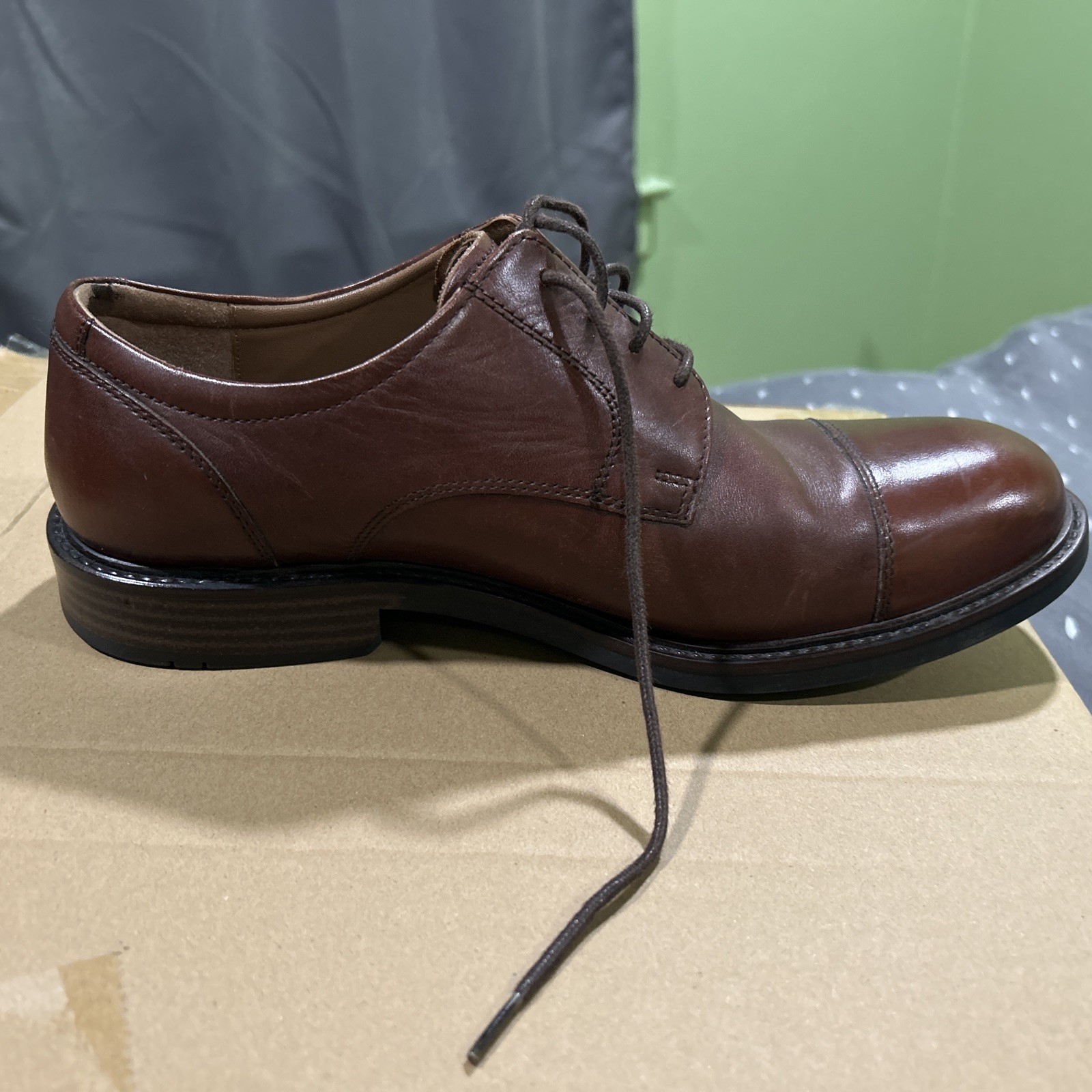 Johnston & Murphy shoes men 9.5 W Cap Toe Oxfords