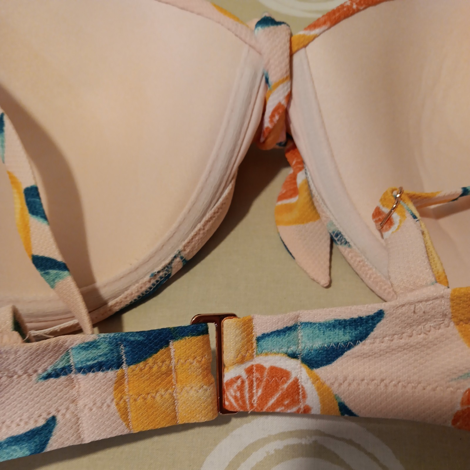 Bikini Top Size 36DD Underwire Shade & Shore Peach / fruit design Full Coverage