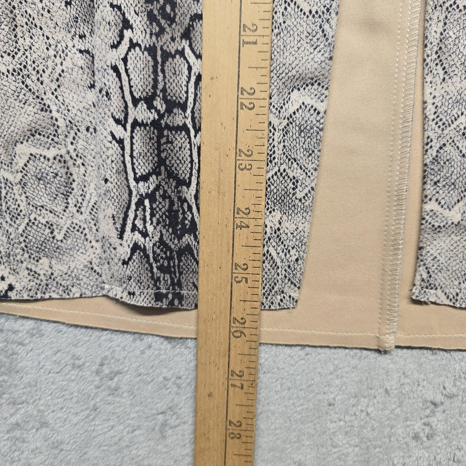 FATE Skirt Womens Size Medium Beige Snake Print Pencil Midi Zip Faux Pockets