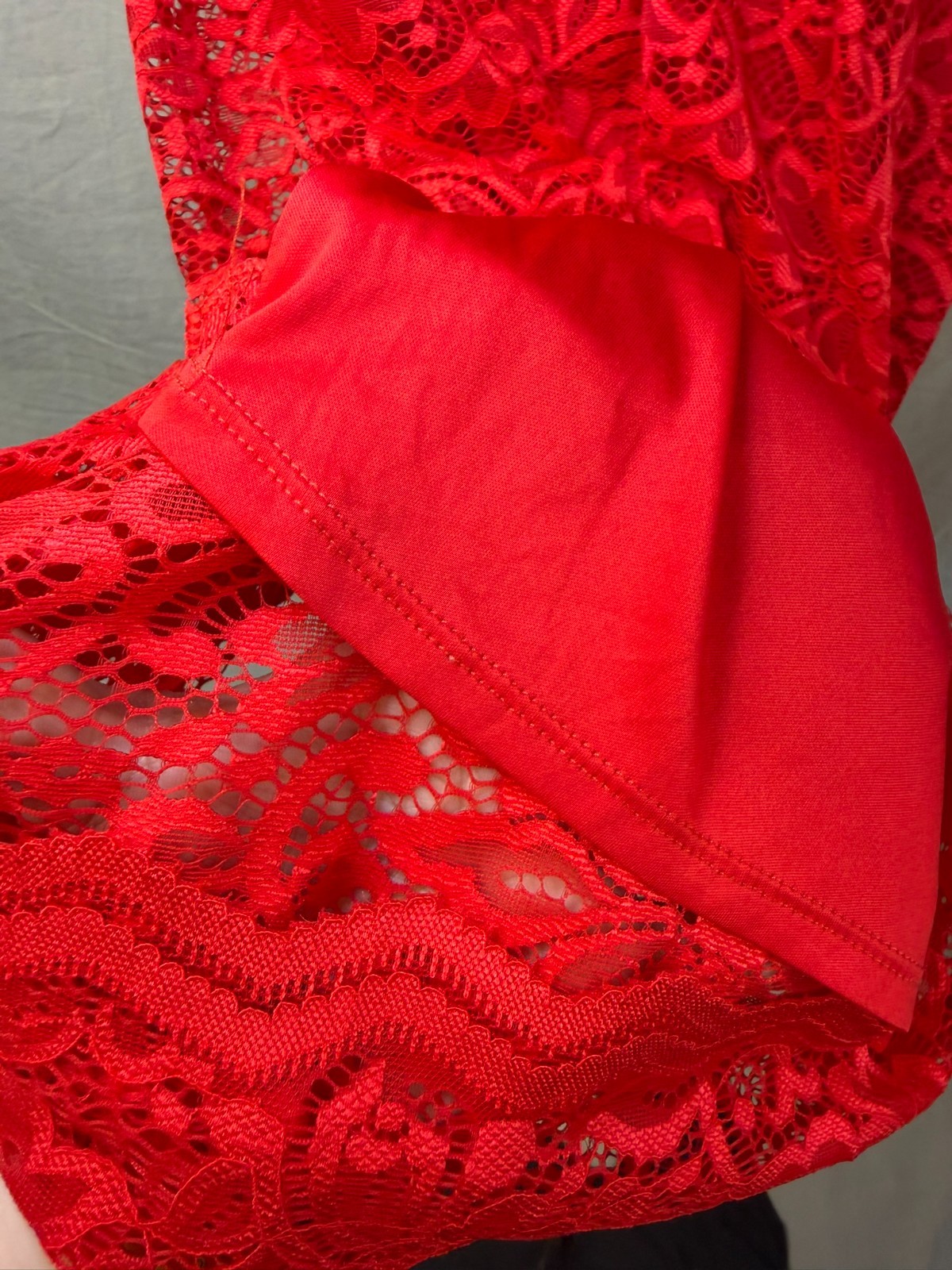 Vibrant Red Express Mock Neck Sheath Dres Lace Floral Size 8