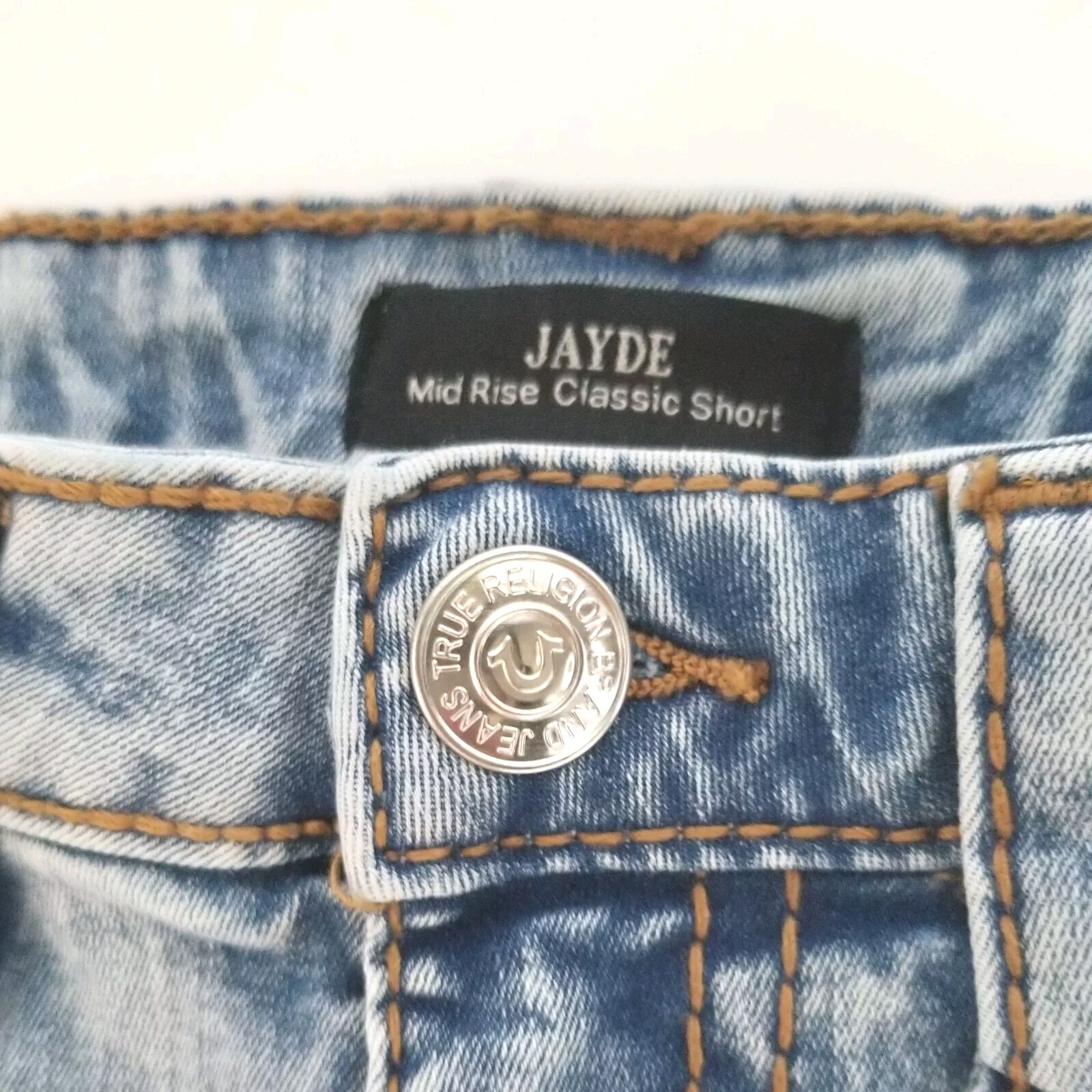 True Religion Jayde Light Wash Denim Mid Rise Classic Shorts Size 27 $159