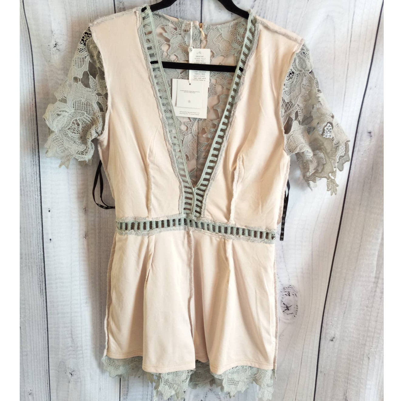 Missguided NEW Gray Ladder Lace Deep Plunge V-Neck Playsuit Romper Women’s US 10