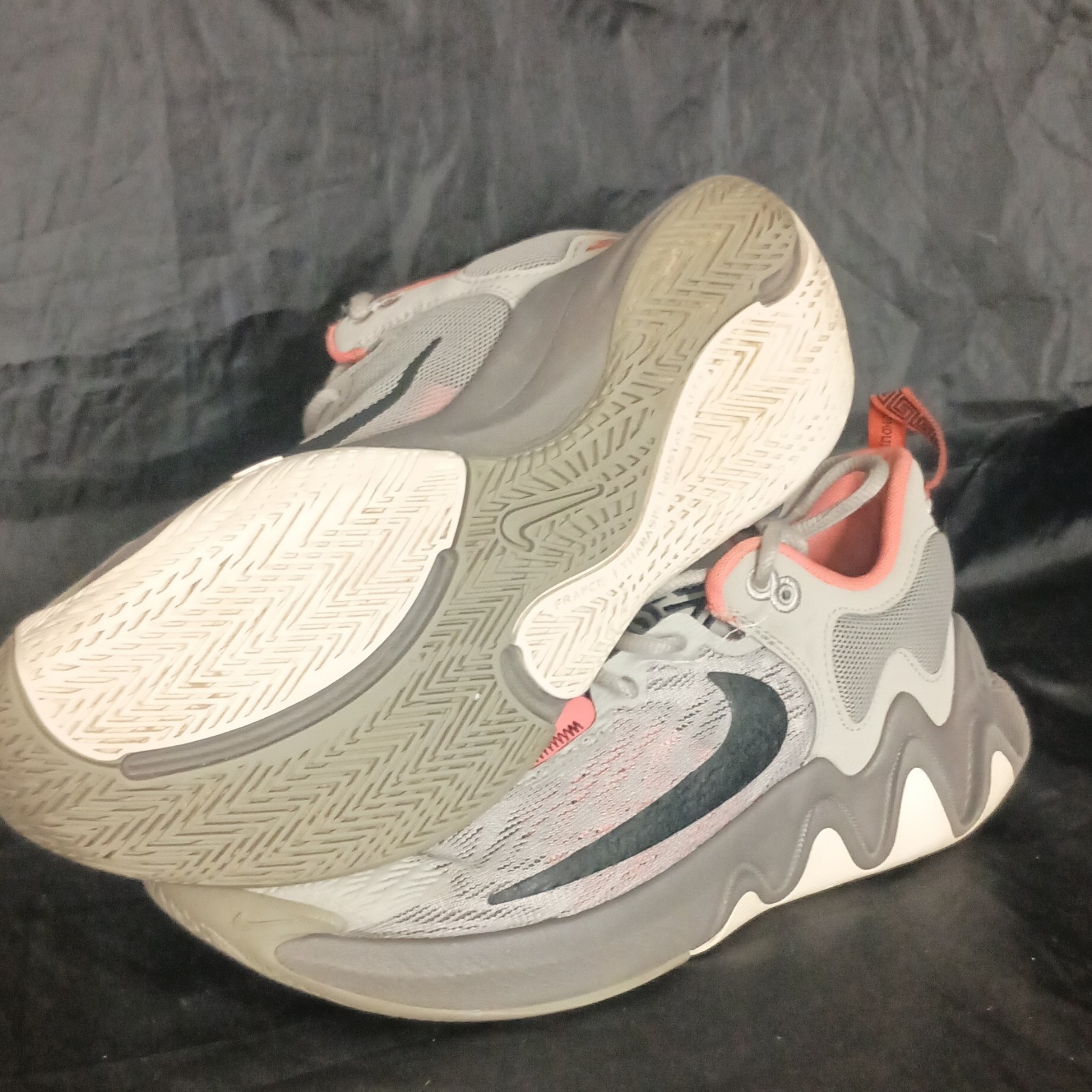 Nike Giannis Immortality 2 DM0825-003 Gray Coral Basketball Shoes US Sz8.5