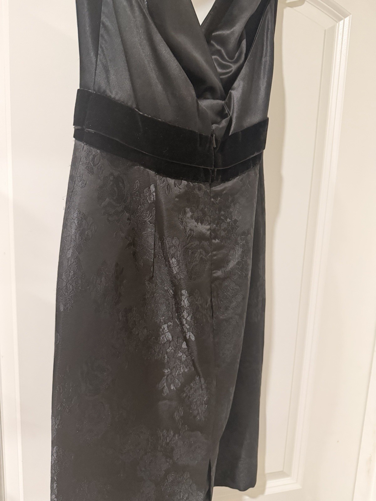 Carmen Marc Valvo Collection BlackHalter Cocktail Dress Silk Jacquard VelvetSz 2