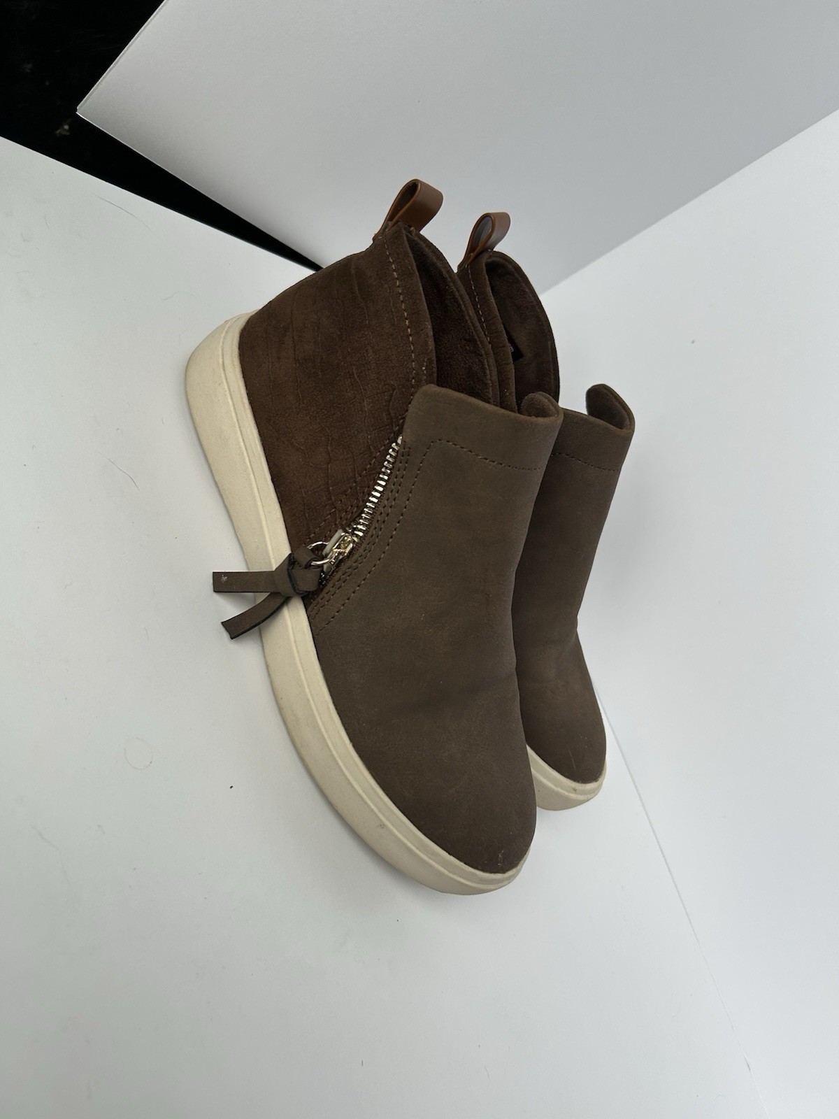 Dr. Scholl’s Brown Suede Ankle Bootie Sneaker, Comfortable Womens’ Shoes, US 6.5