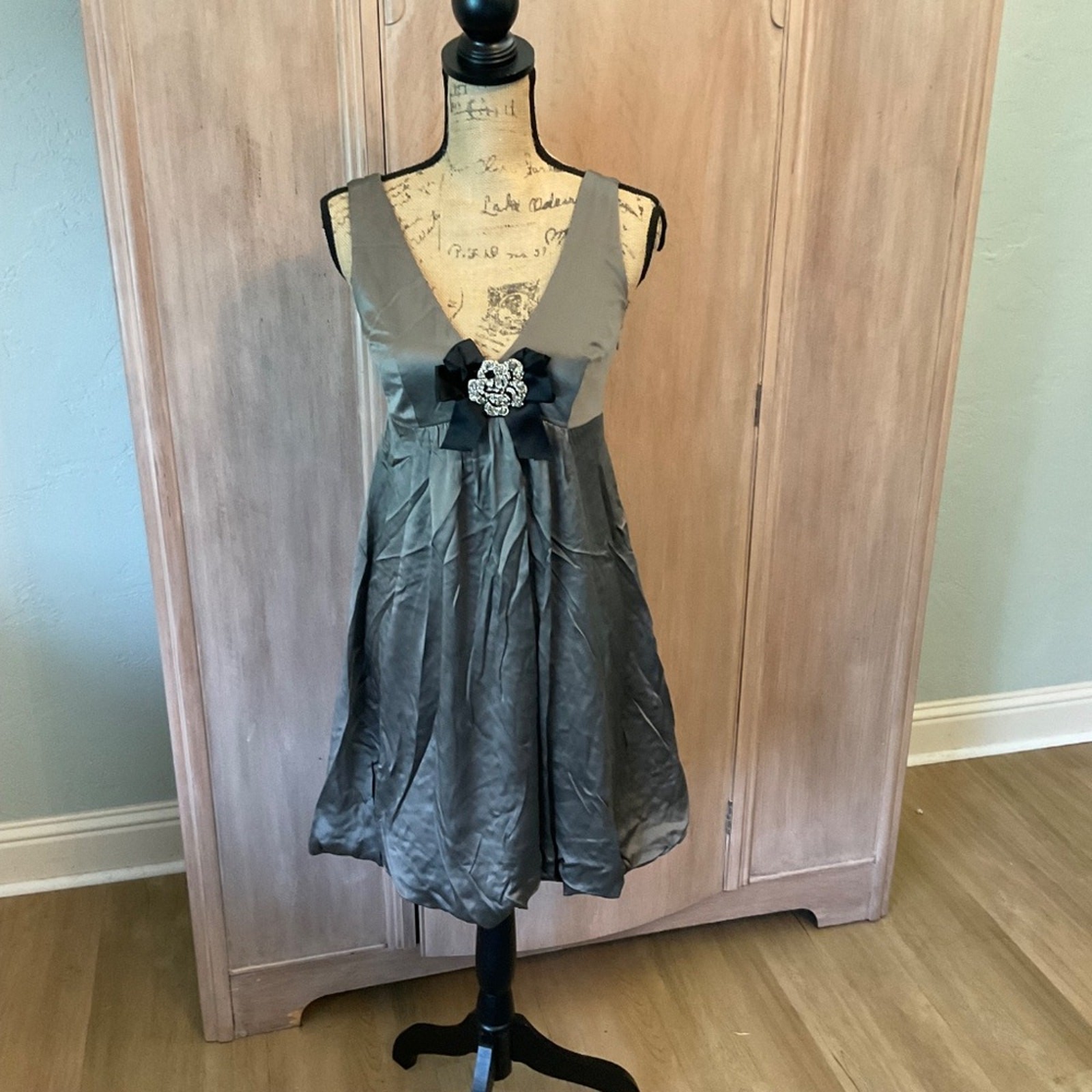 Y2K BCBG Max Azria gray silk bubble dress 2