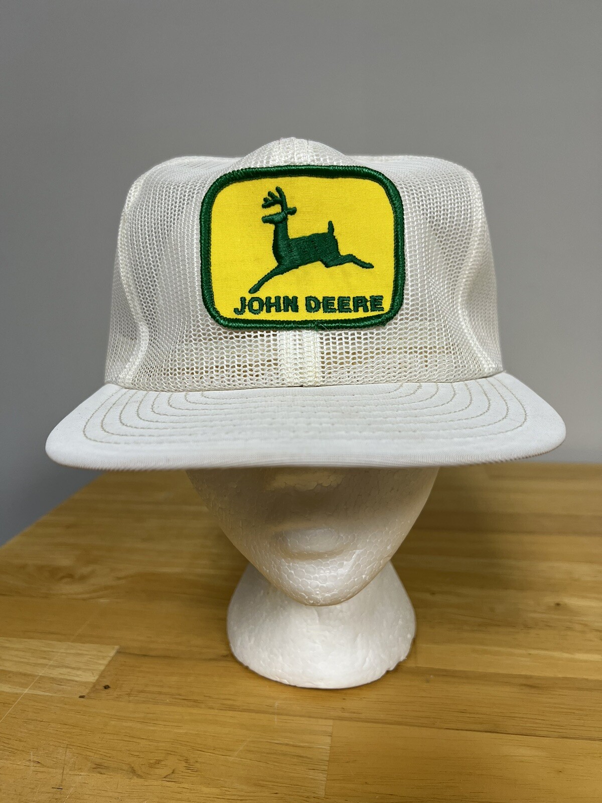 Vintage JOHN DEERE All Mesh Snapback Trucker Patch Cap Hat LOUISVILLE MFG CO USA