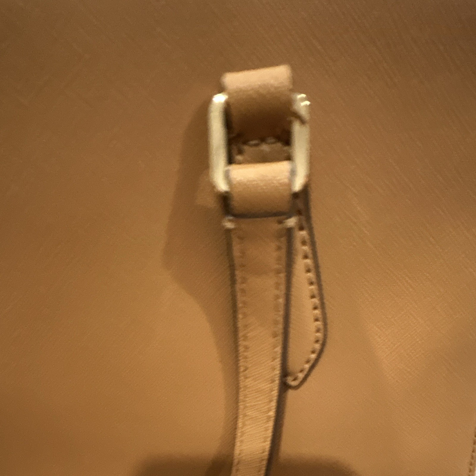 Tory Burch Tan Zip Top Tote Bag Gold Hardware Double Strap Inner Pockets magnet