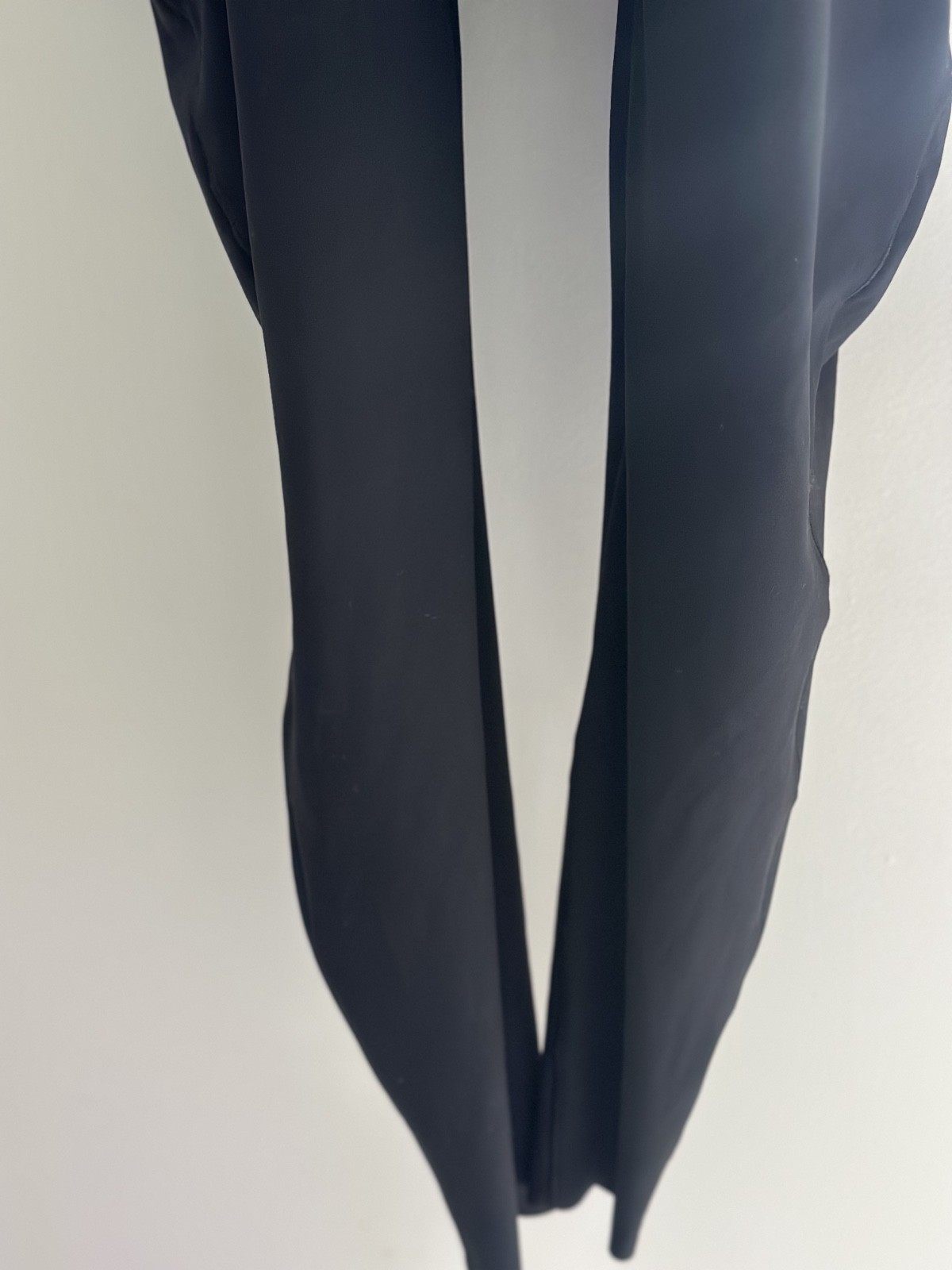 SKIMS ULTIMATE BODY BUTT AND HIP ENHANCING PLUNGE CATSUIT w/ TAGS ONYX L Disc,,,