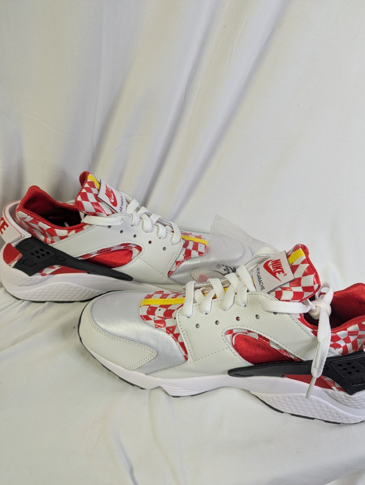 Liverpool Nike Air Huarache MSz 10.5 PRM QS Red Devils DN5080-100