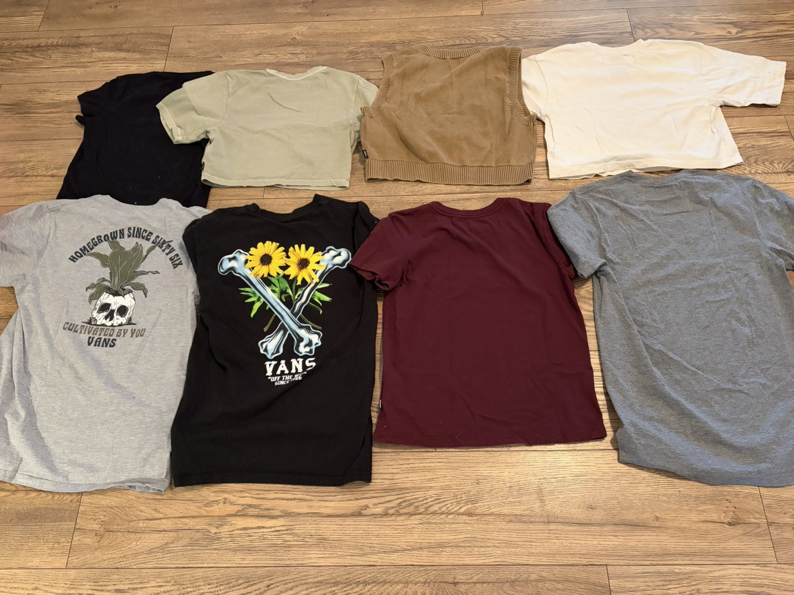 ⭐ Vans Teen Streetwear Lot – 8 Tops – XS/Small – Tees & Crops – Great Condition
