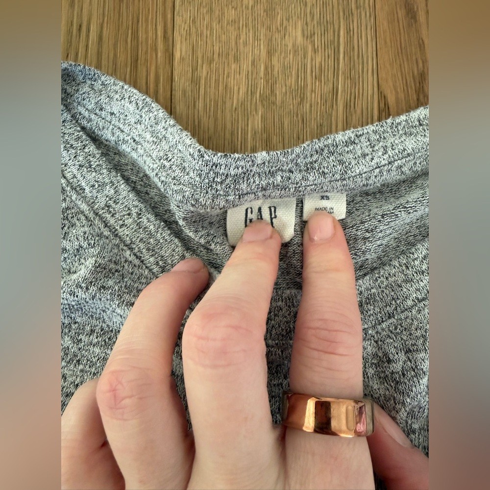 🤍 Gap Gray Long Sleeve Bell Cuff Top 🤍Women’s Size XS