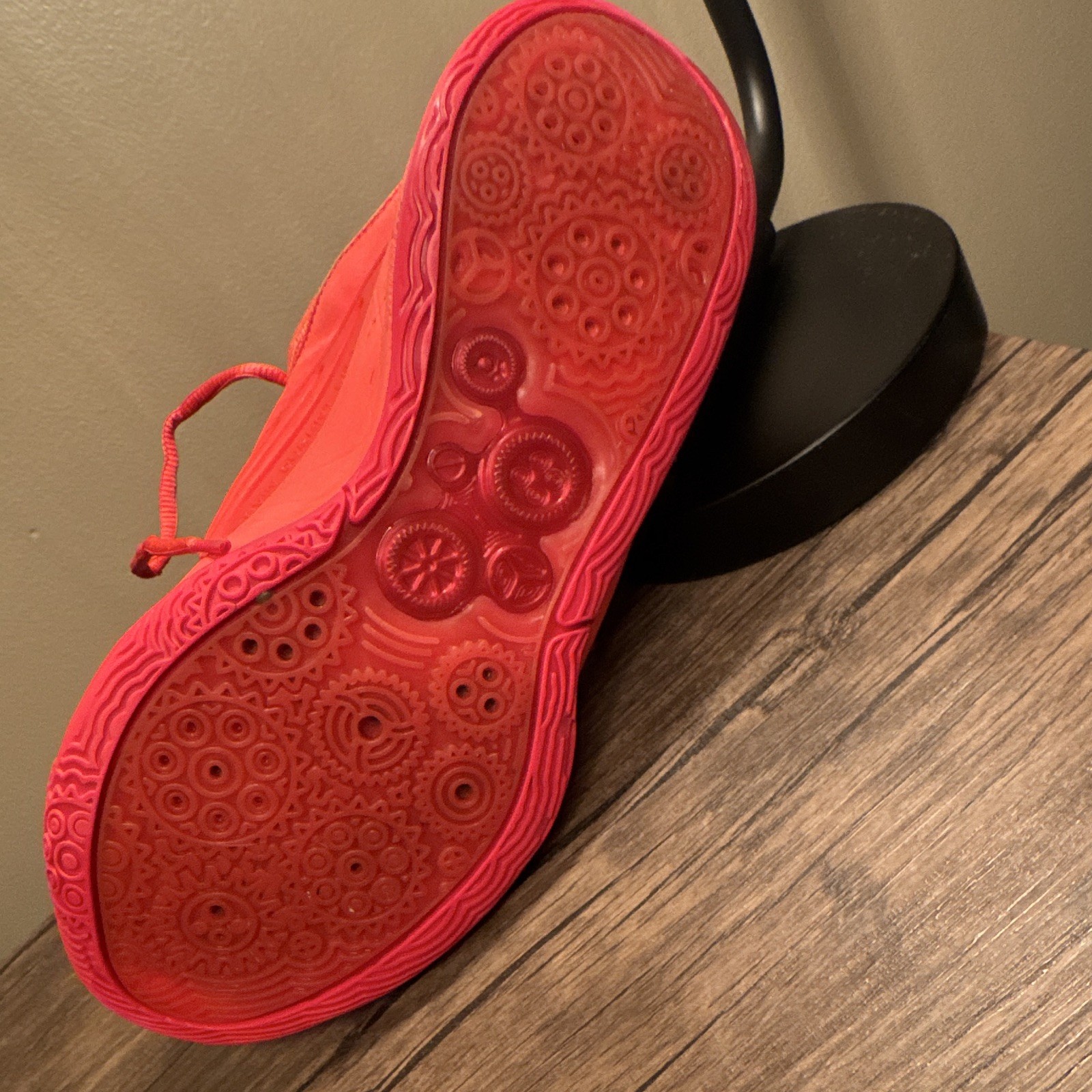 SIZE 10 KD 16 Red Basketball Shoe