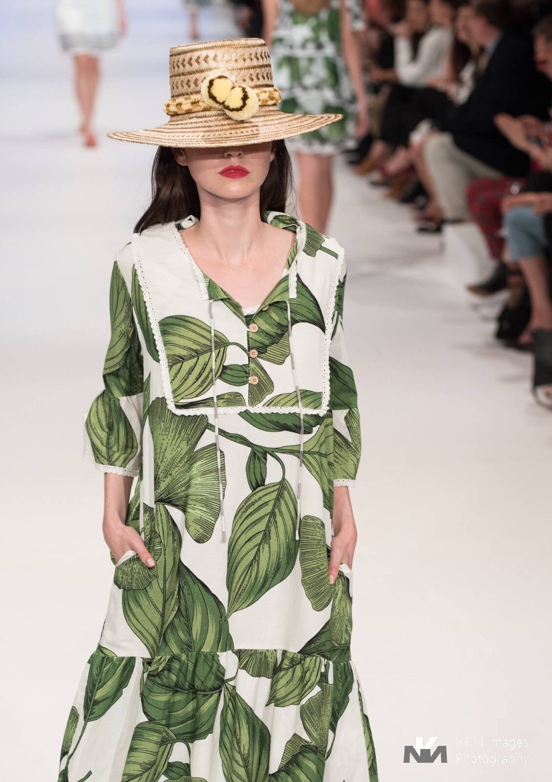 Binny Dress AU 8 US 4 Green Palm Leaf Print Tiered Linen Midi Smock