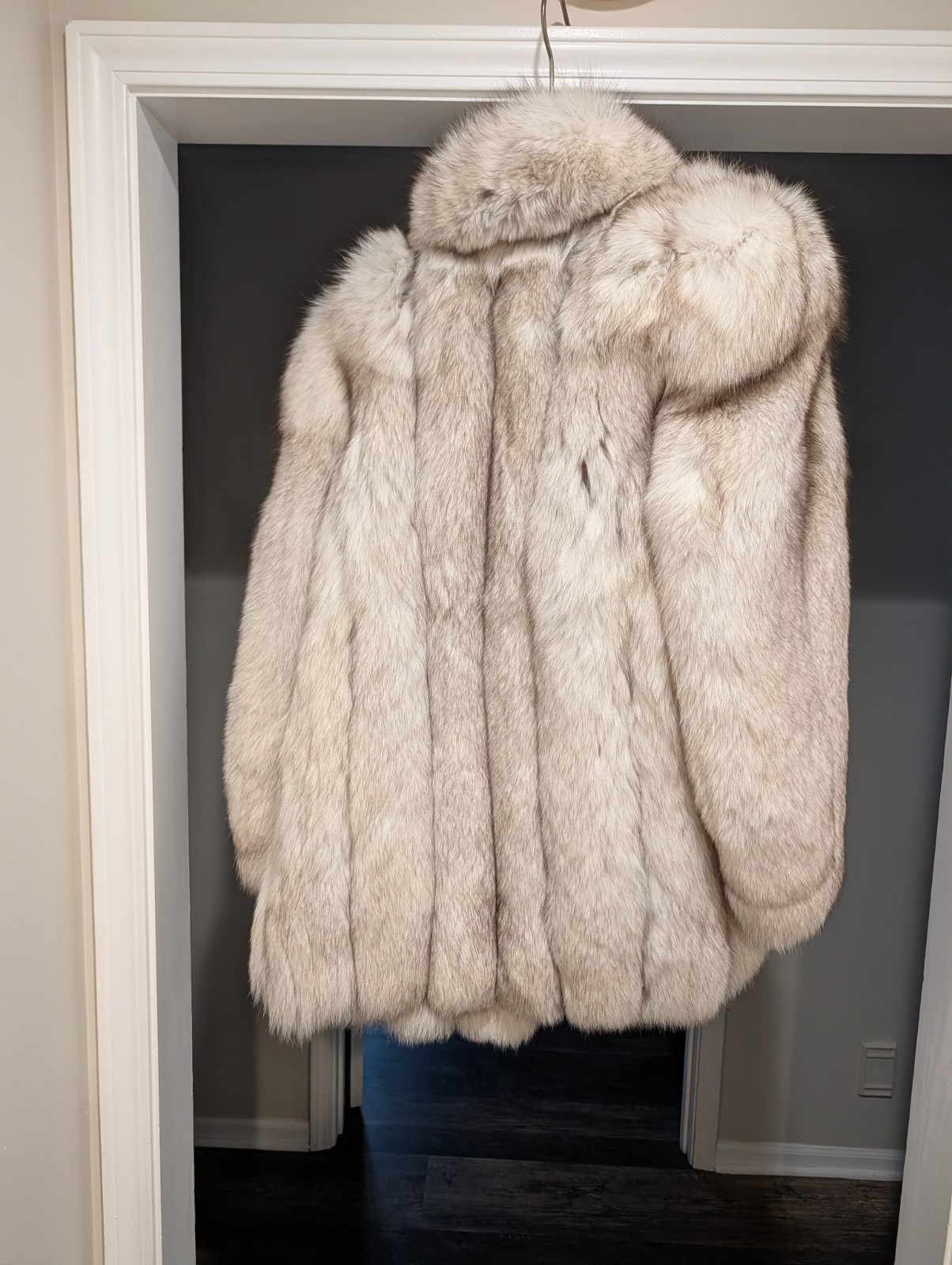 Vintage Blue Fox Fur Coat Women’s Mid Length Size 6/8 S/M-Excellent Condition