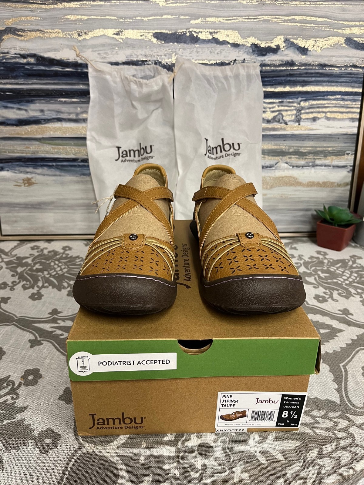 Jambu Pine Mary Jane Strappy Flat Hiking Shoe Womens Taupe Tan Size 8.5