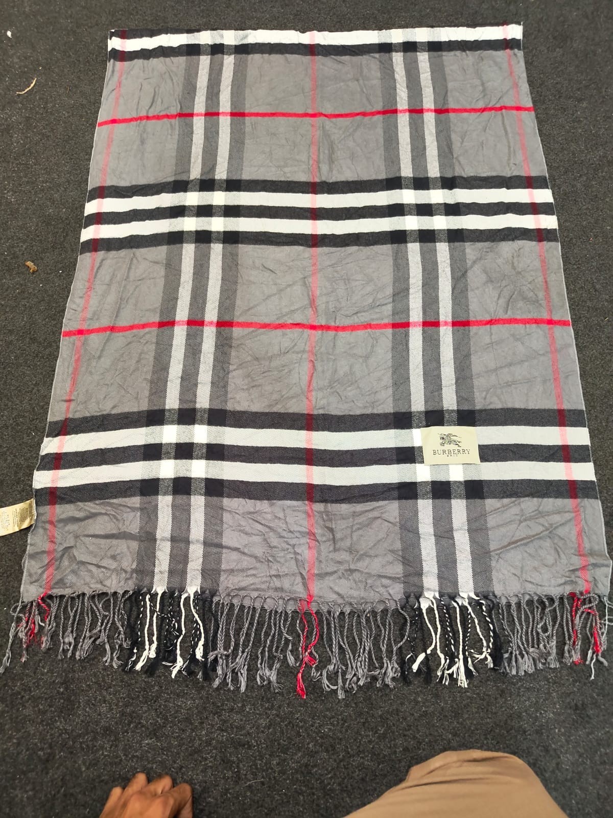 Burberry Brit Scarf Shawl Wrap 92% Cotton 8% Polyester Made in China 2%