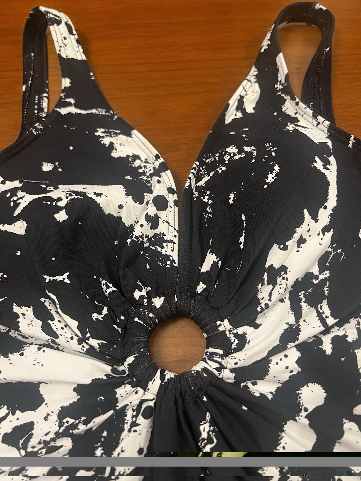 Carmen Marc Valvo Black White Abstract Ring One-Piece Swimsuit Padded 14