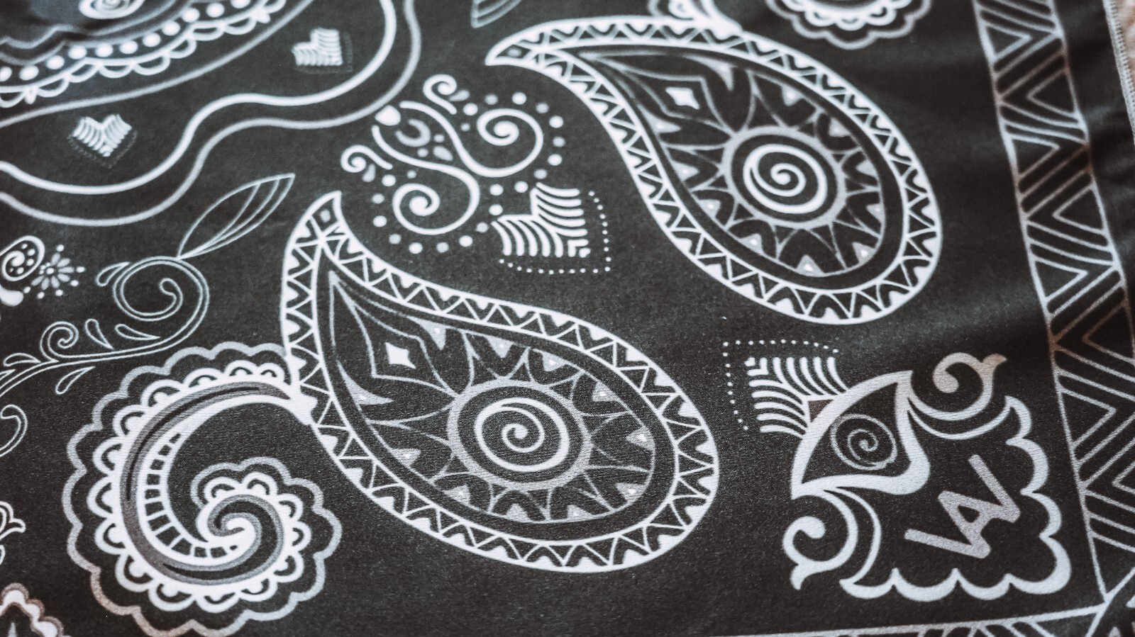 EXTRA Large Soft Polyester Non Fading Paisley Bandana or Wildrag 26 x 26 Inches