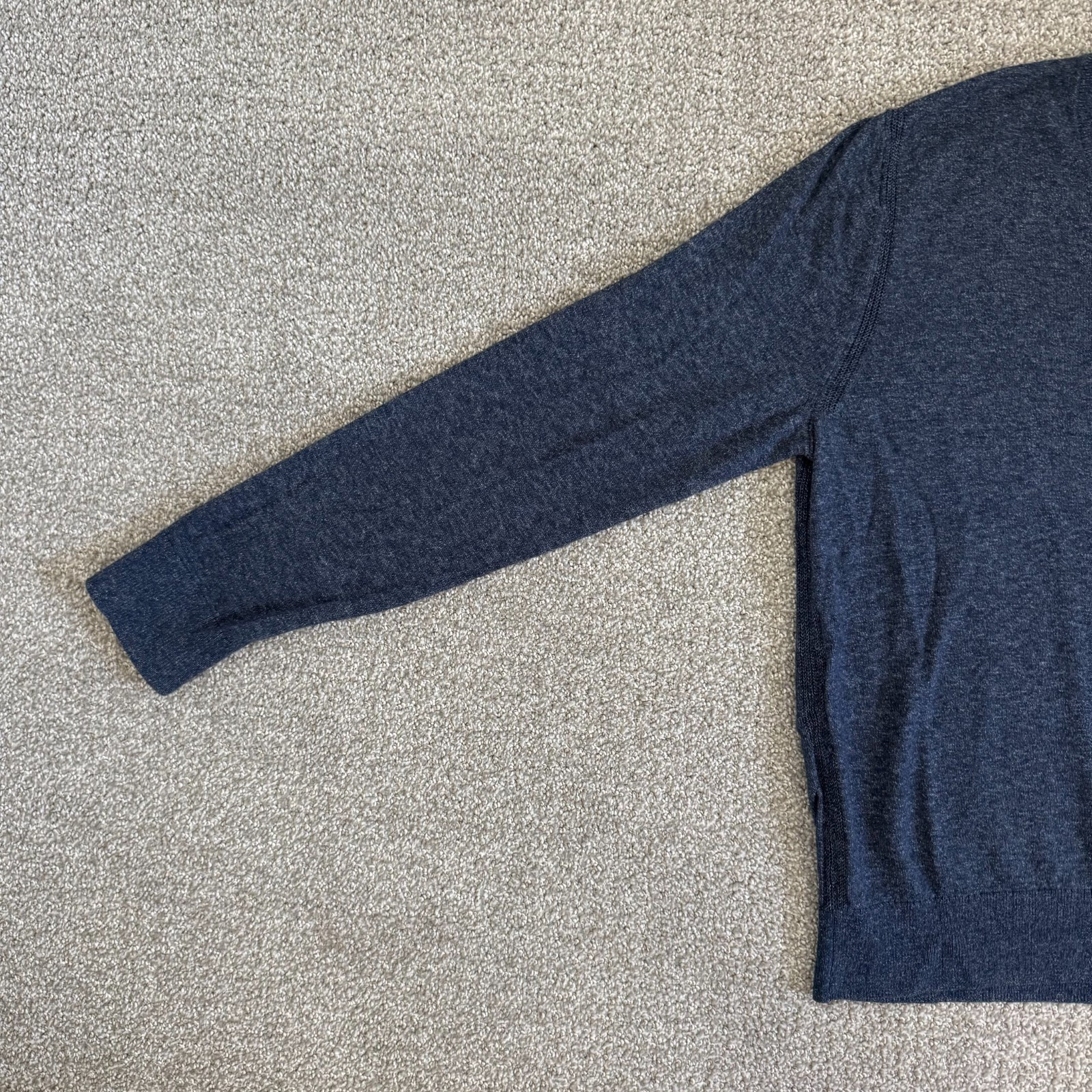 Lot of 2 Banana Republic Heather Cotton Yarn V-Neck Sweaters Men’s L Blue Green