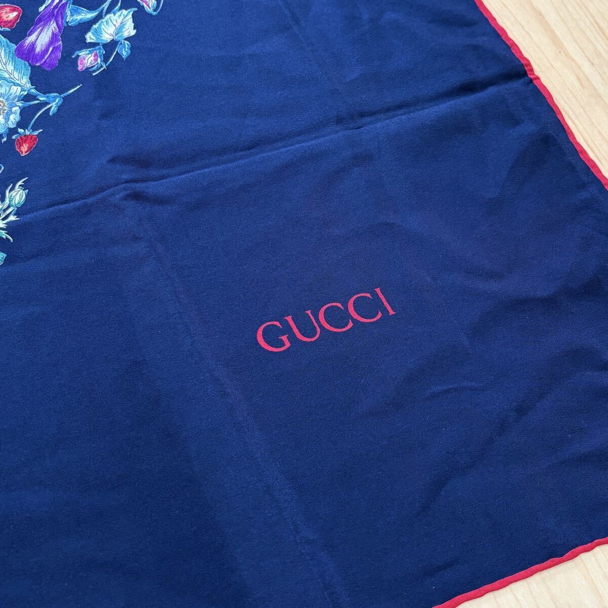 GUCCI Scarf GG Pattern Flower Pattern Navy with Red Edge no.47 Japan