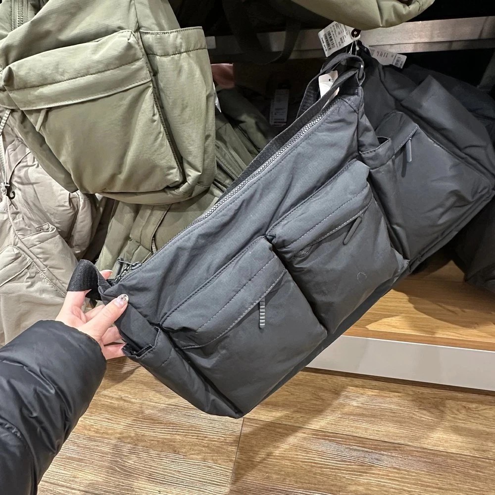 Casual Multi-pocket Messenger Bag Men Women Shoulder Bag Travel Sport Bag