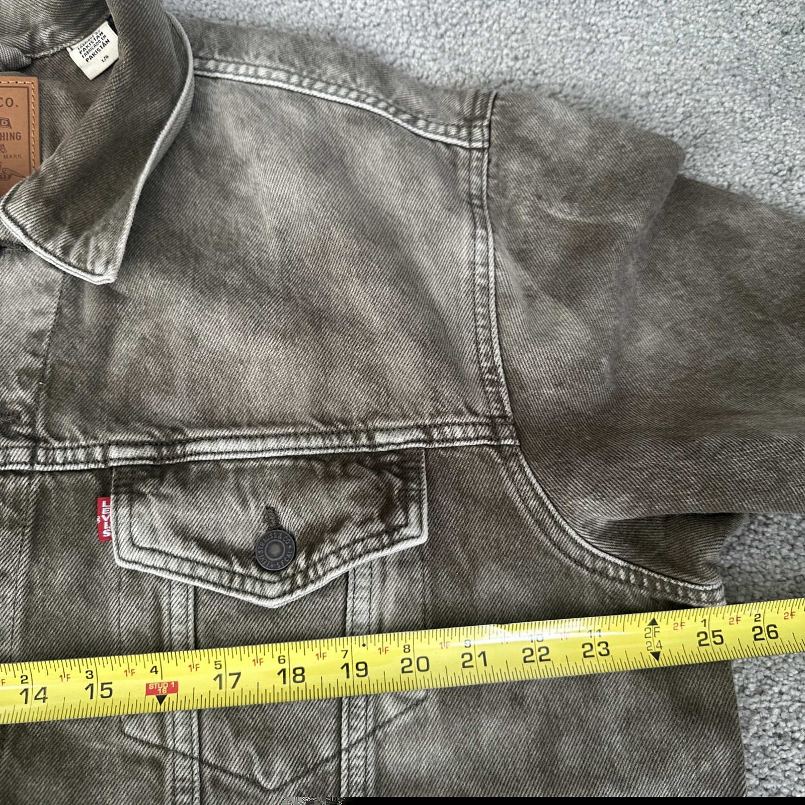 LEVI’S Men’s Large Beige Camo Green Premium Denim Trucker Jacket Inner Pockets