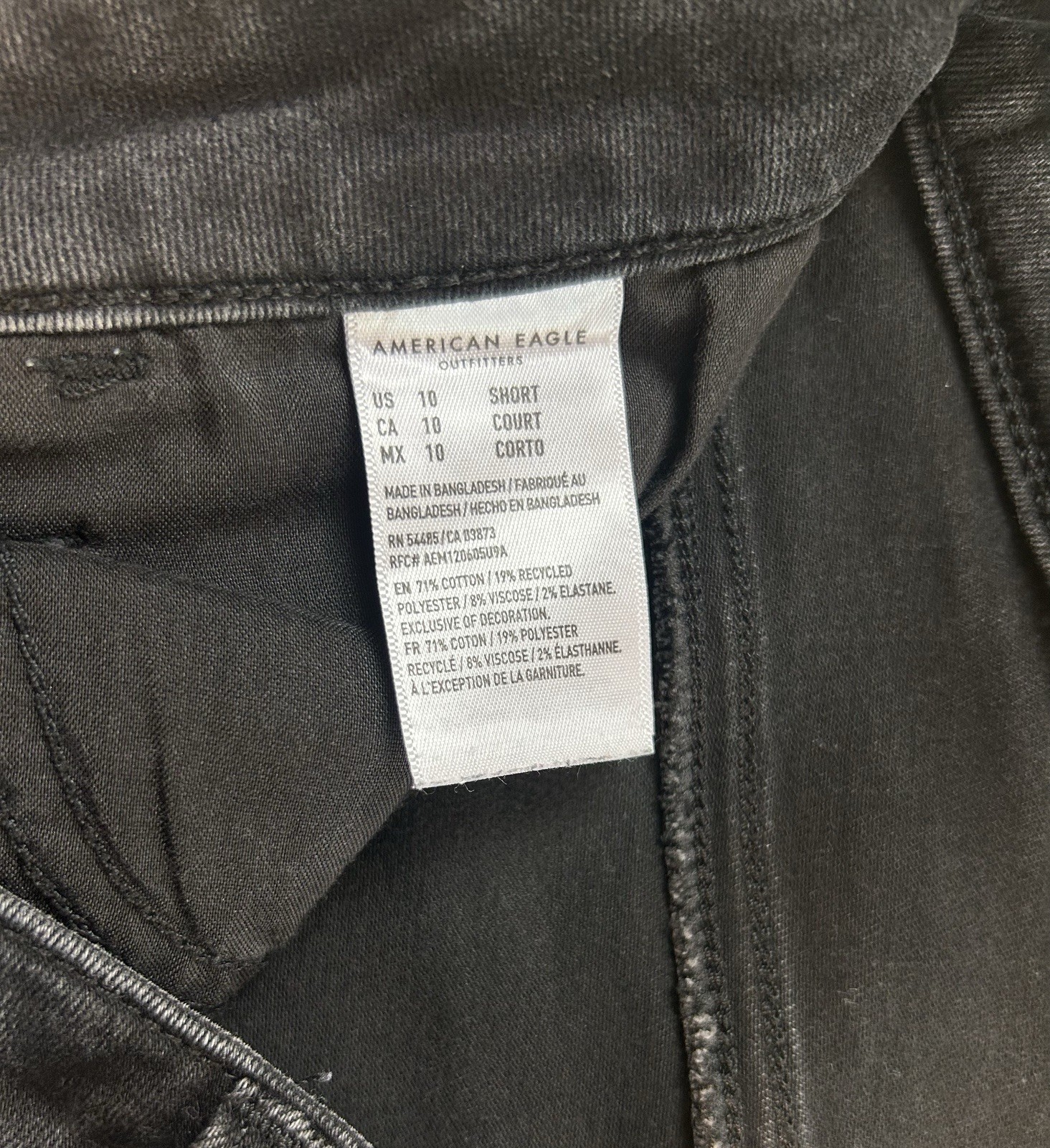 American Eagle | W10 Short | Black | Next Level Stretch Distressed Jeans