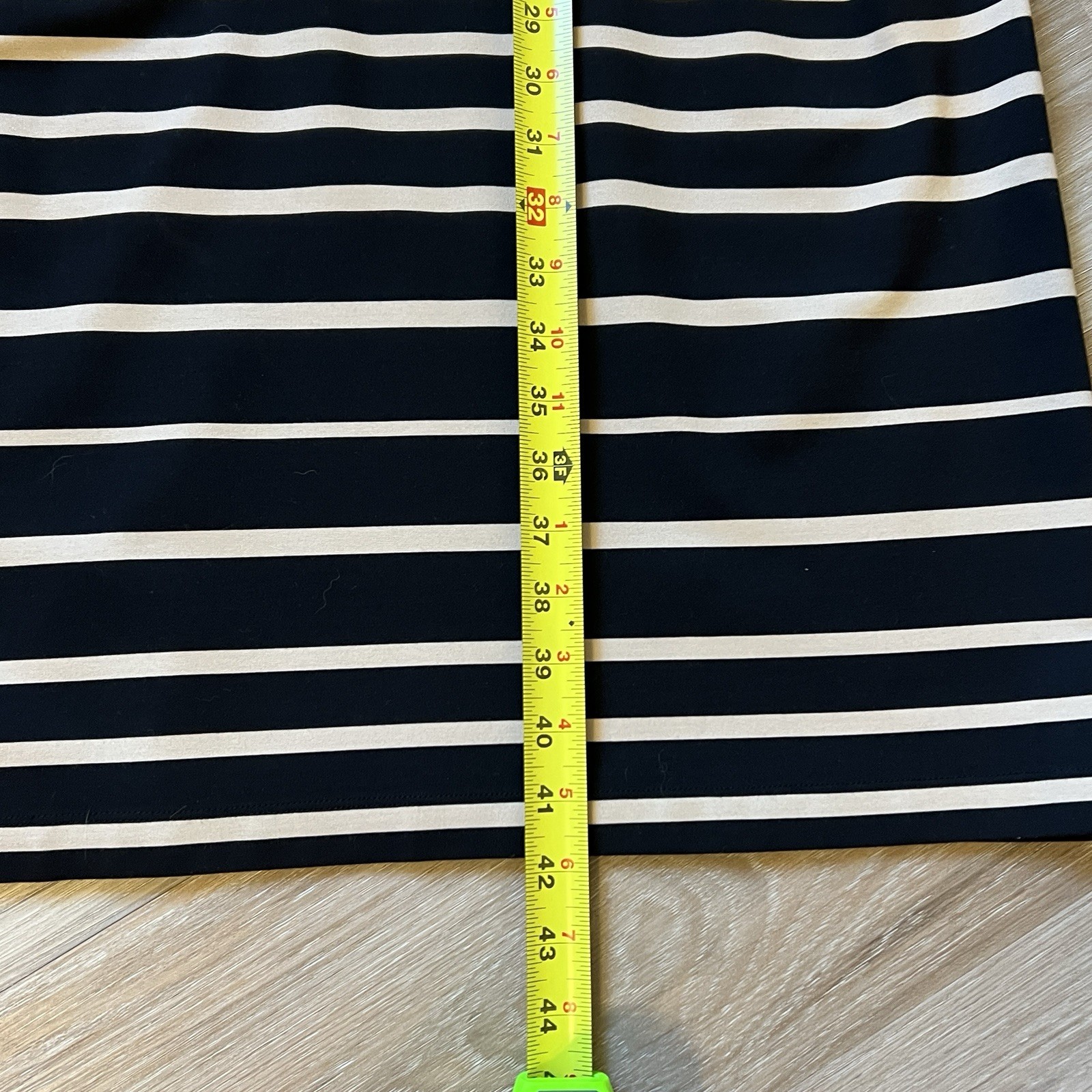 J. McLaughlin L black tan Stretch soft office staple