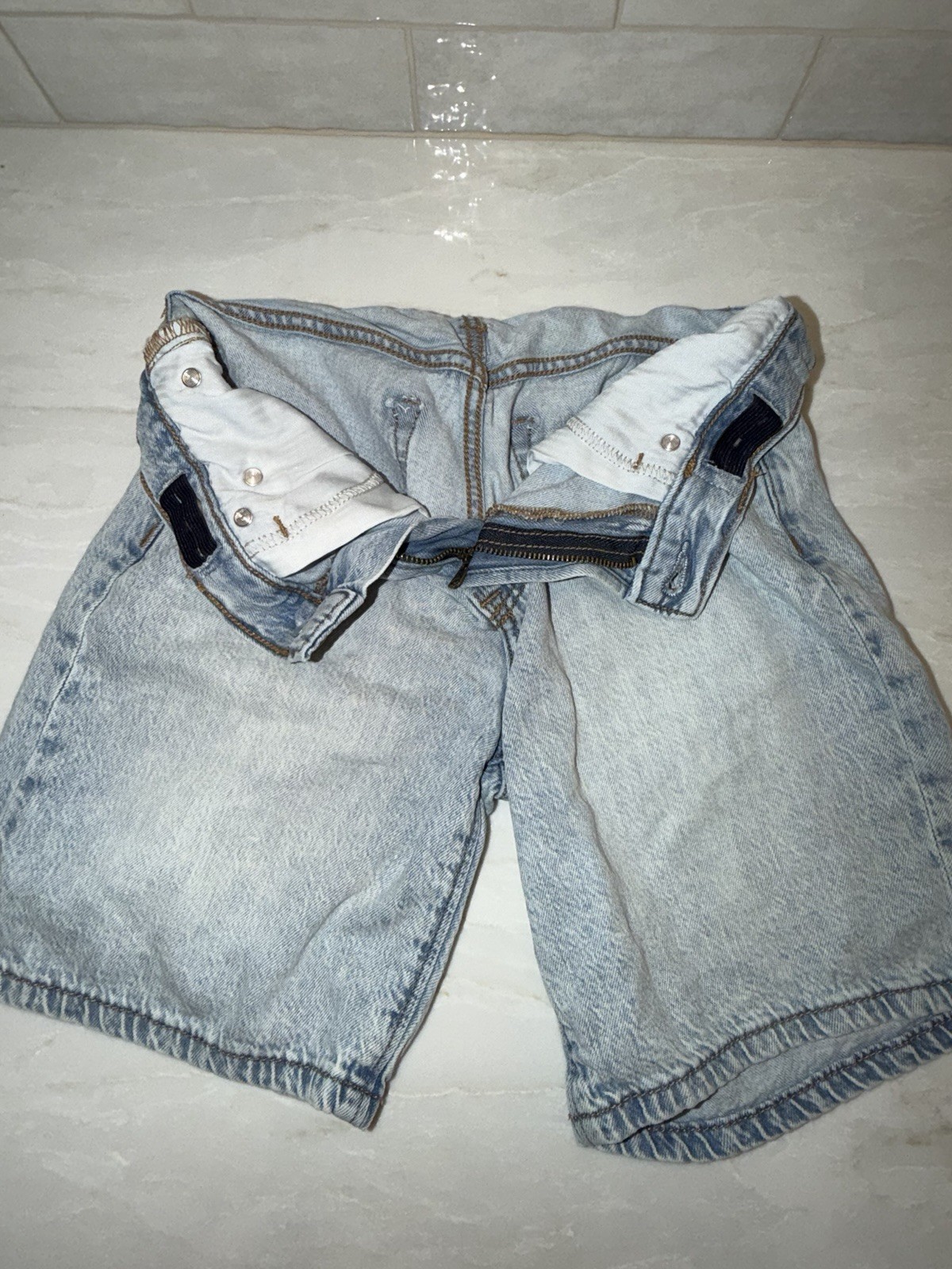 Abercrombie Kids Girls Light Wash Denim Shorts 9/10 Regular Pockets 10″ Inseam