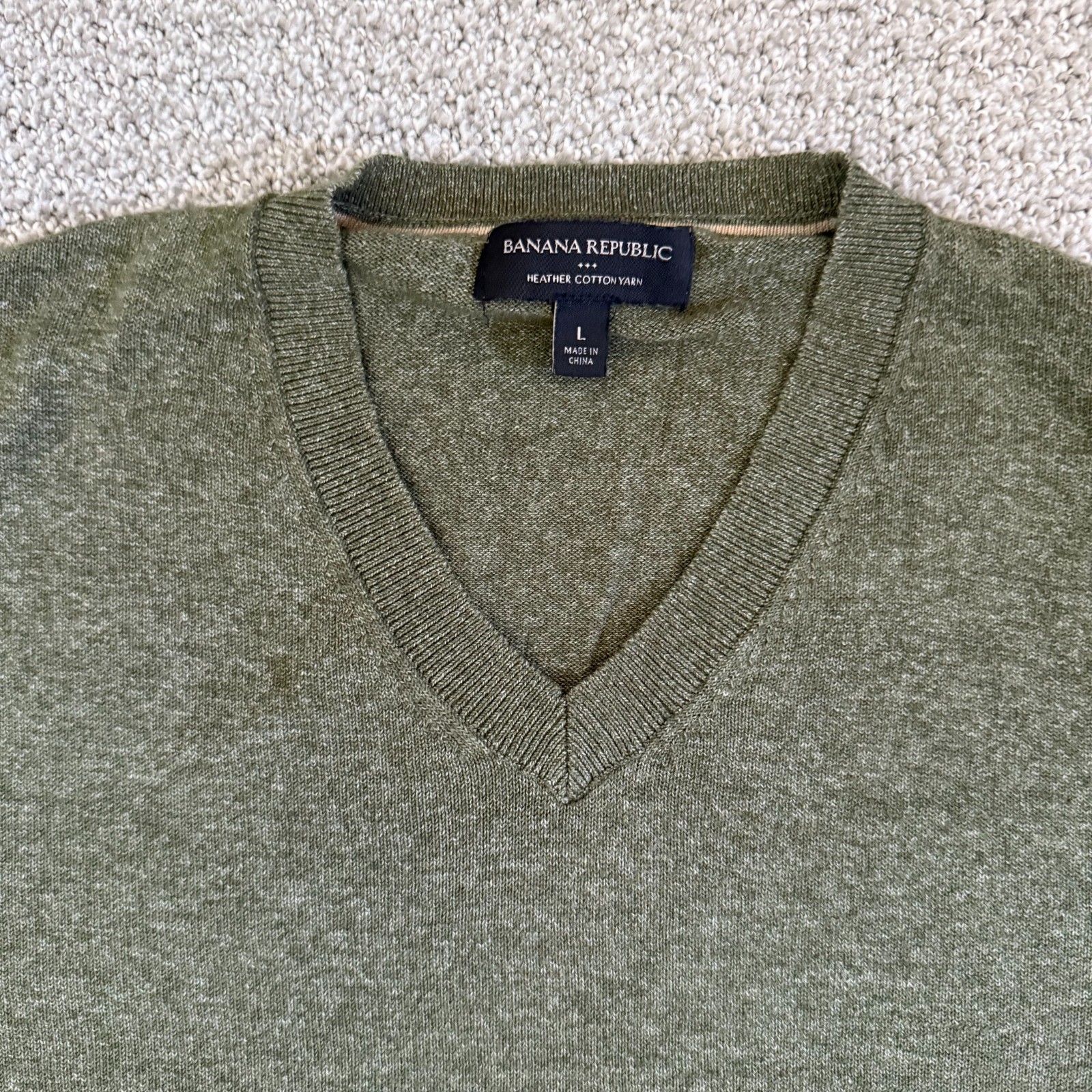 Lot of 2 Banana Republic Heather Cotton Yarn V-Neck Sweaters Men’s L Blue Green