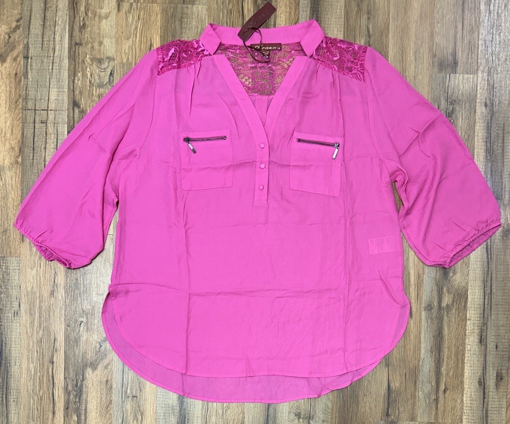 Araza NWT Pink Top Plus Size 2x Lightweight 3/4 Sleeve Lace Detail Button V Neck