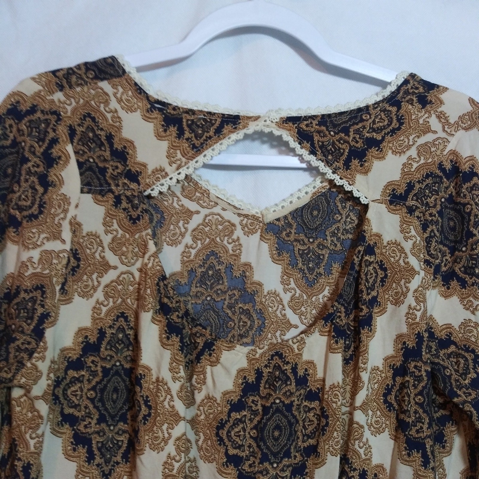 Kori America Boho Patterned Tunic Top Crochet Edge Beige Navy Size Small