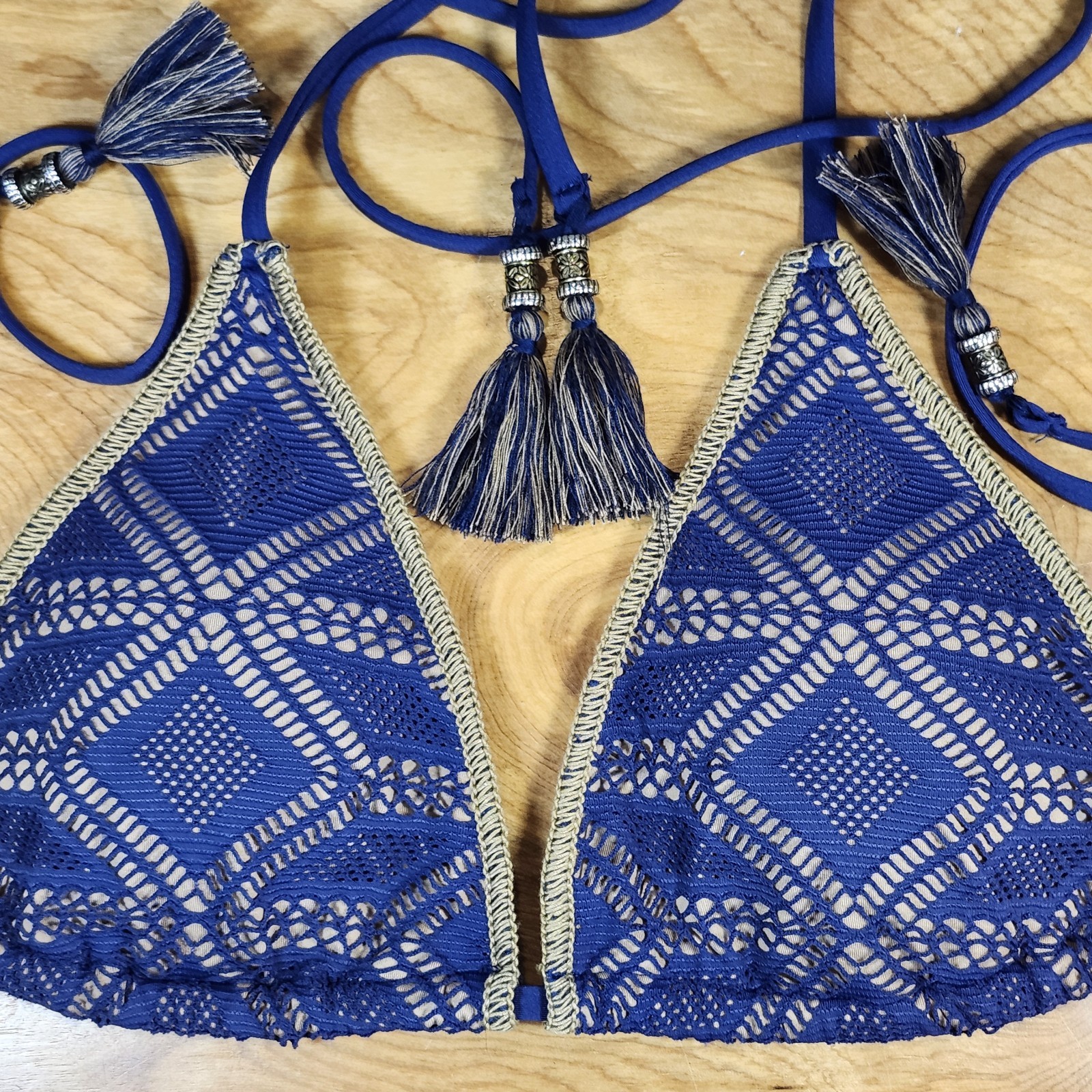 Becca Rebecca Virtue Crochet Triangle Tassels Bikini Top Navy Tan Size S/M EUC