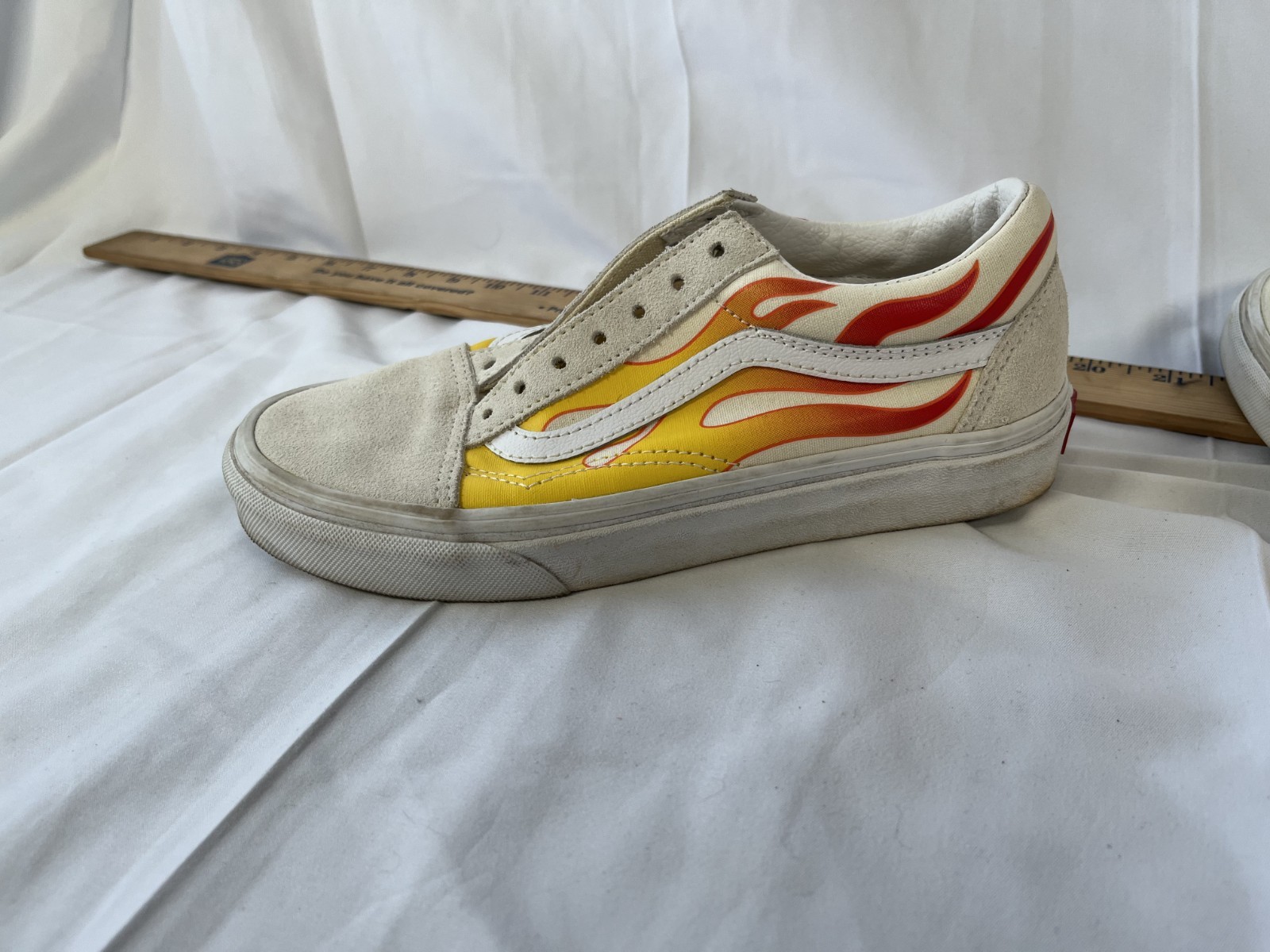 Vans Old Skool Low White Suede Orange Flame Men’s Size 4.5/Women’s 6