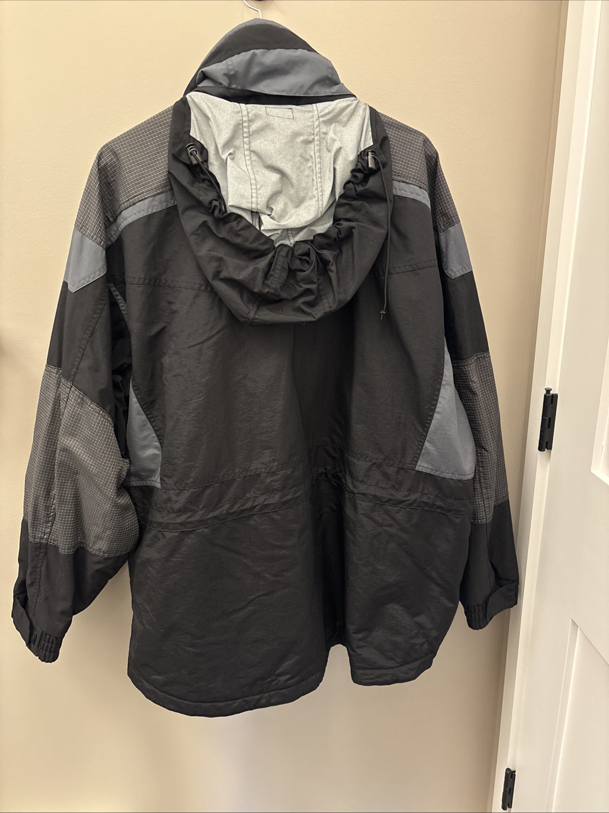 Cabela’s Windstopper Jacket Black Gray Men’s Size XL Collared Zip Up Jacket