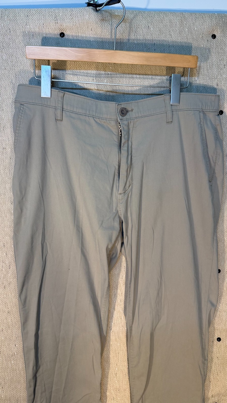 Orvis Mens 36×30 Khaki Chino Pants Tan Fly Fishing Outdoor Casual