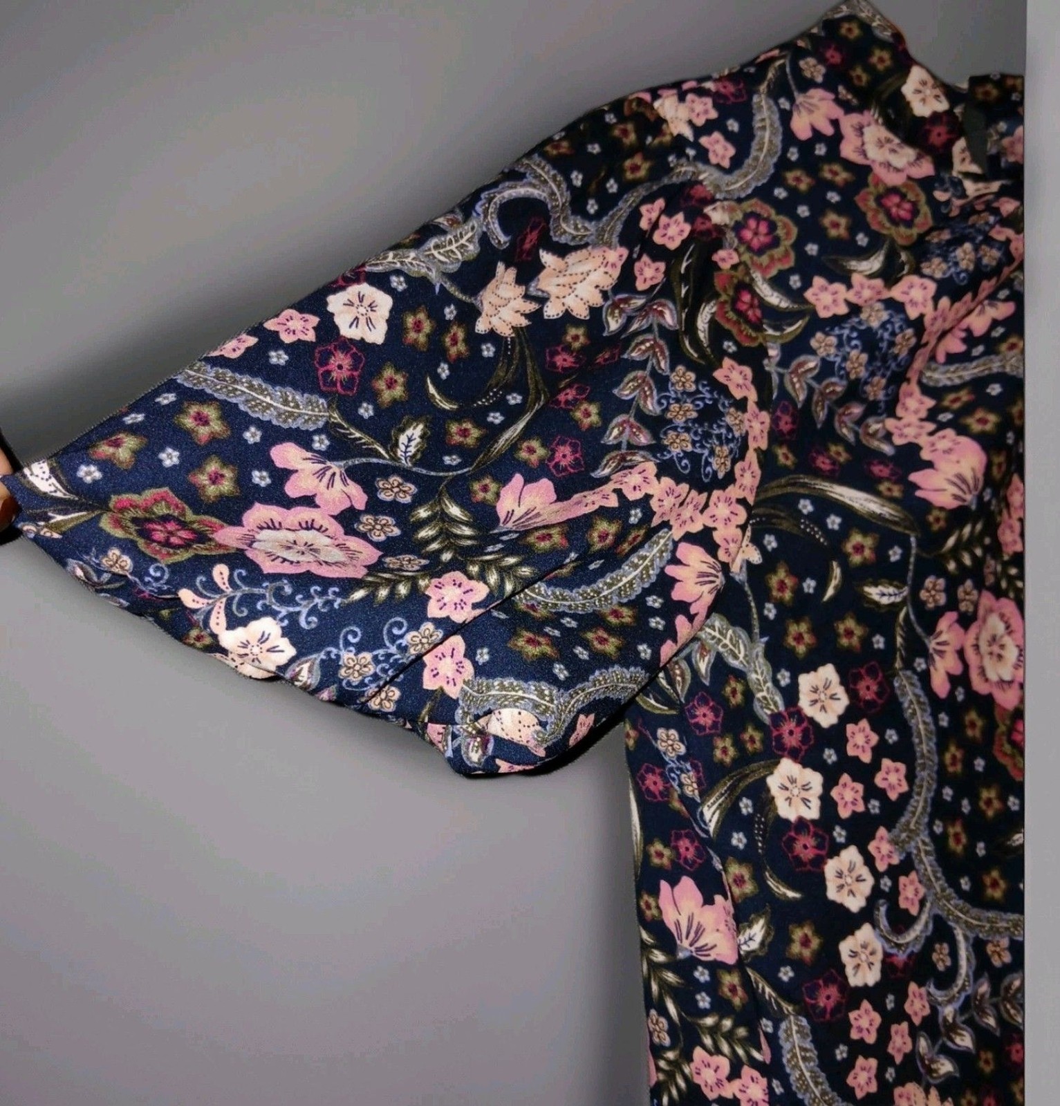 Ann Taylor Loft Japanese Floral Top Sz M/Petite Navy/Pink Artsy Bell Sleeve Boho